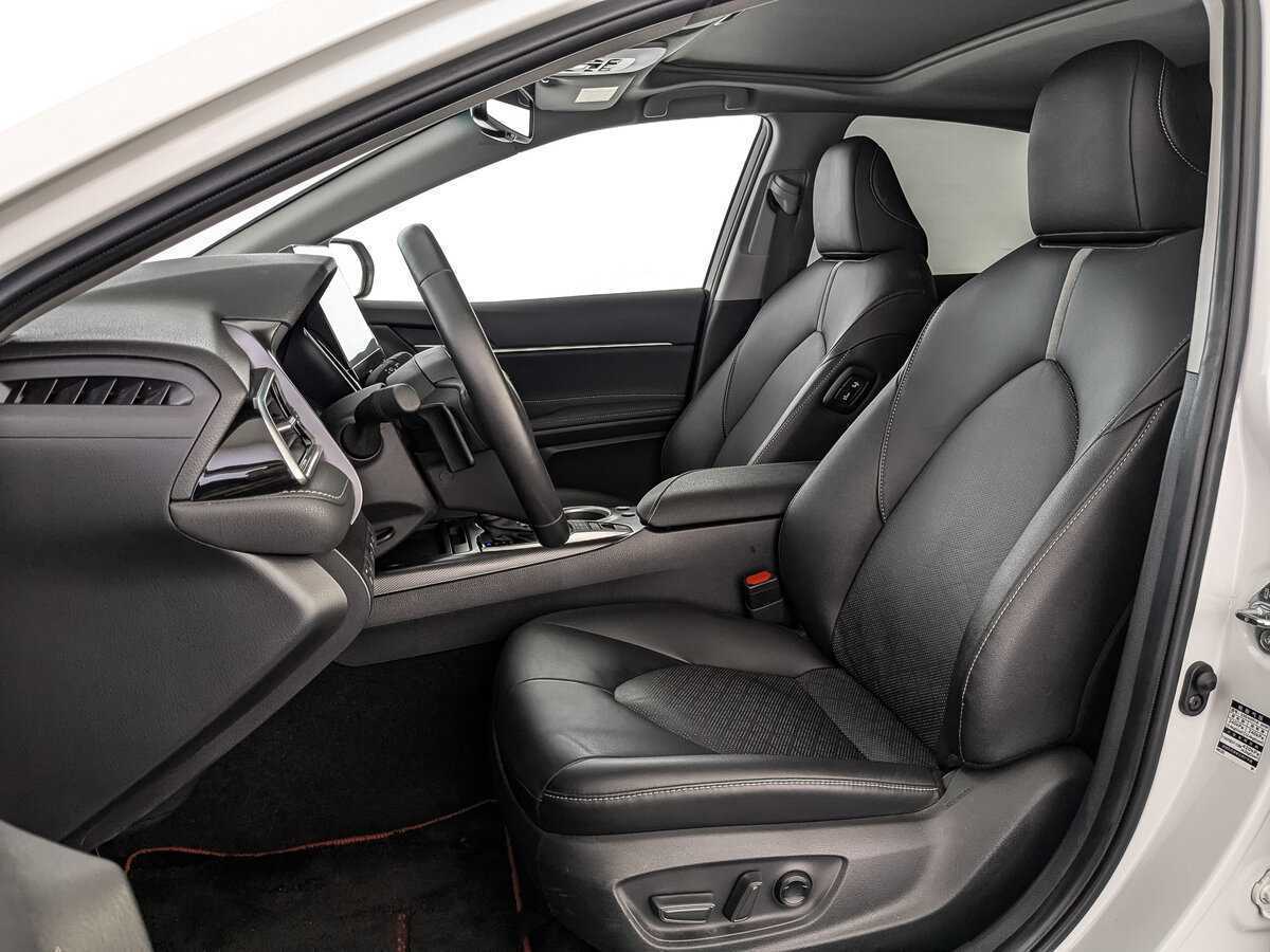 Б/У Тойота Камри 2023 года. Фото: #15