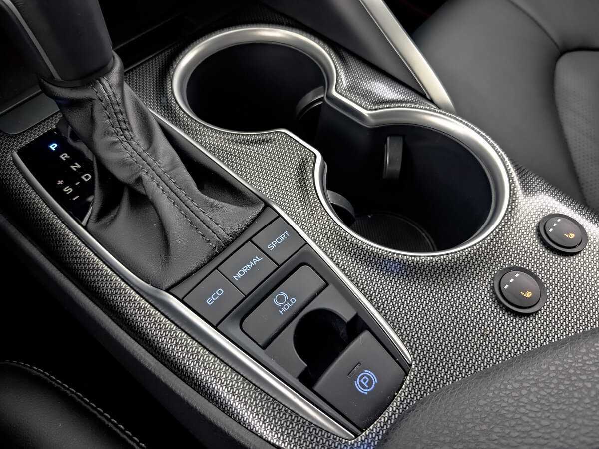 Б/У Тойота Камри 2023 года. Фото: #21