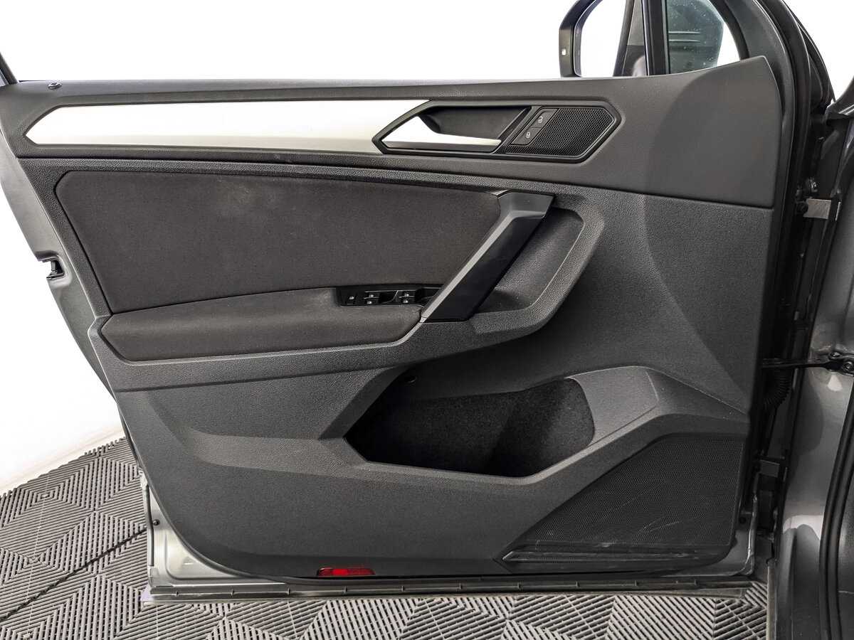 Б/У Фольксваген Тигуан 2021 года. Фото: #14