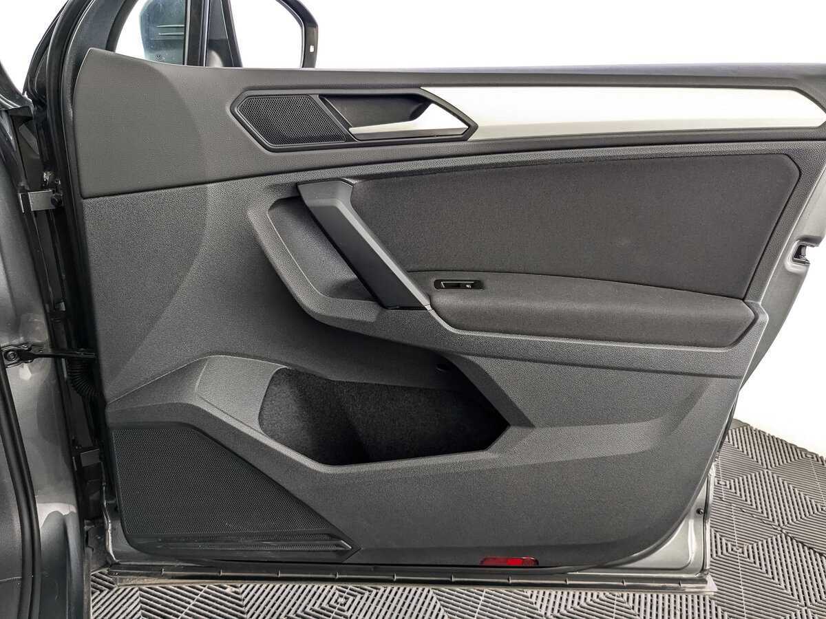 Б/У Фольксваген Тигуан 2021 года. Фото: #19