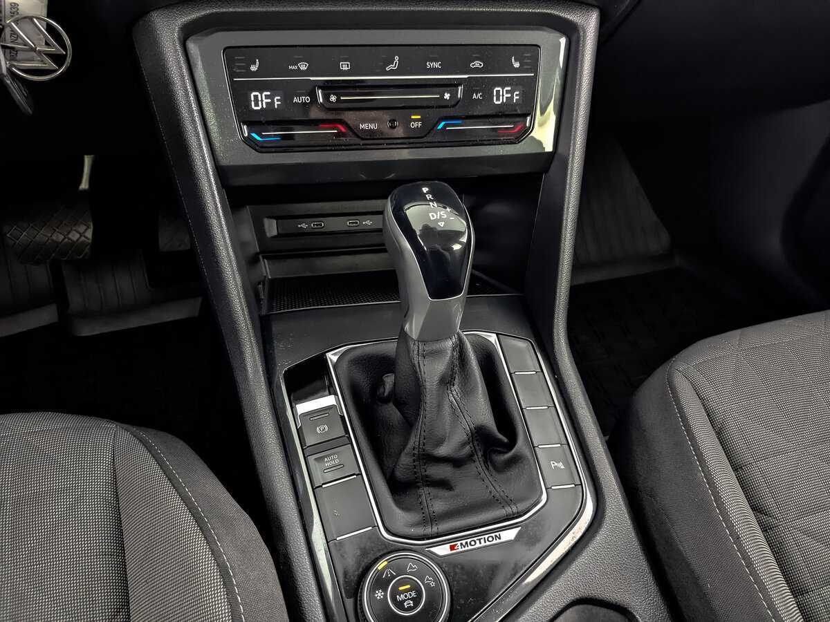 Б/У Фольксваген Тигуан 2021 года. Фото: #21