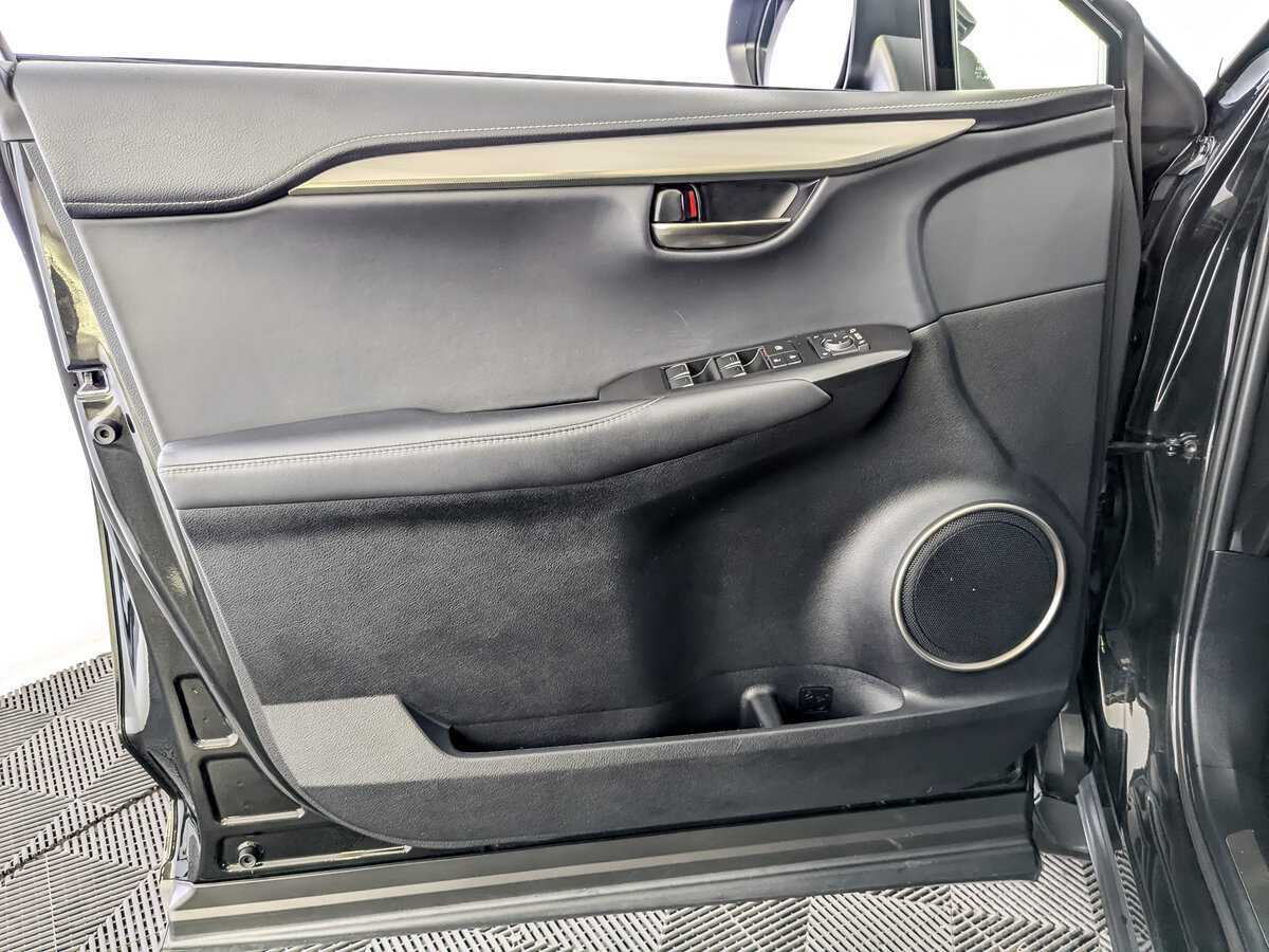 Б/У Лексус Н-Икс 2018 года. Фото: #14