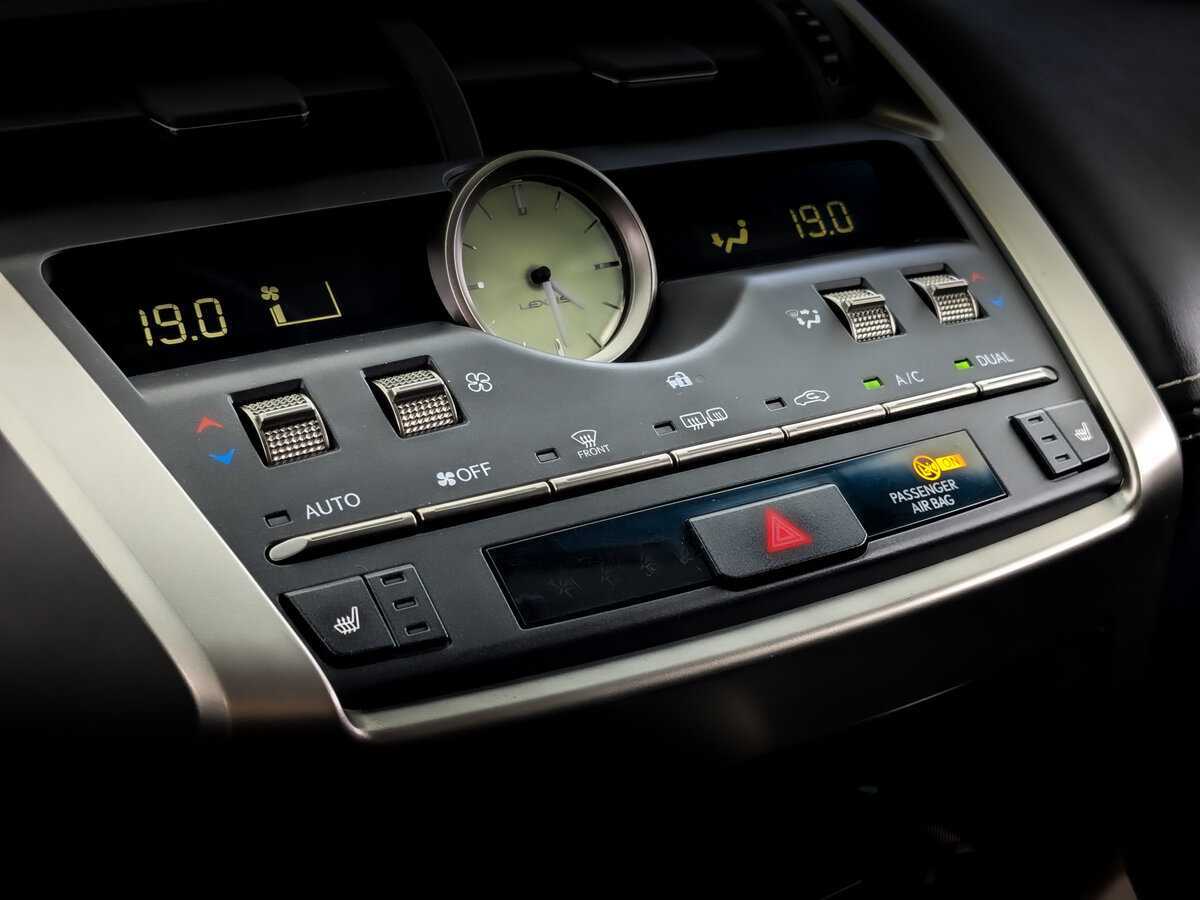 Б/У Лексус Н-Икс 2018 года. Фото: #20