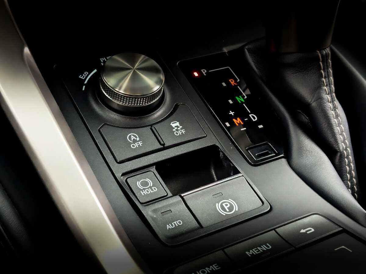 Б/У Лексус Н-Икс 2018 года. Фото: #21