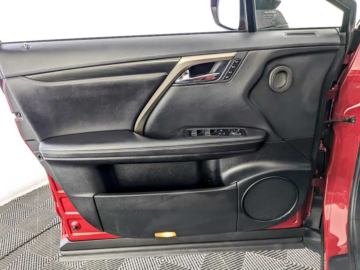 Б/У Лексус Р-Икс 2019 года. Фото: #14