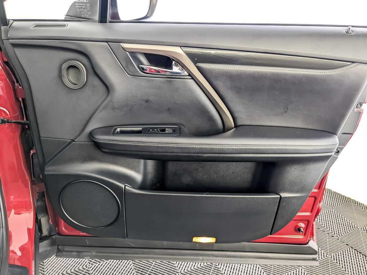 Б/У Лексус Р-Икс 2019 года. Фото: #21