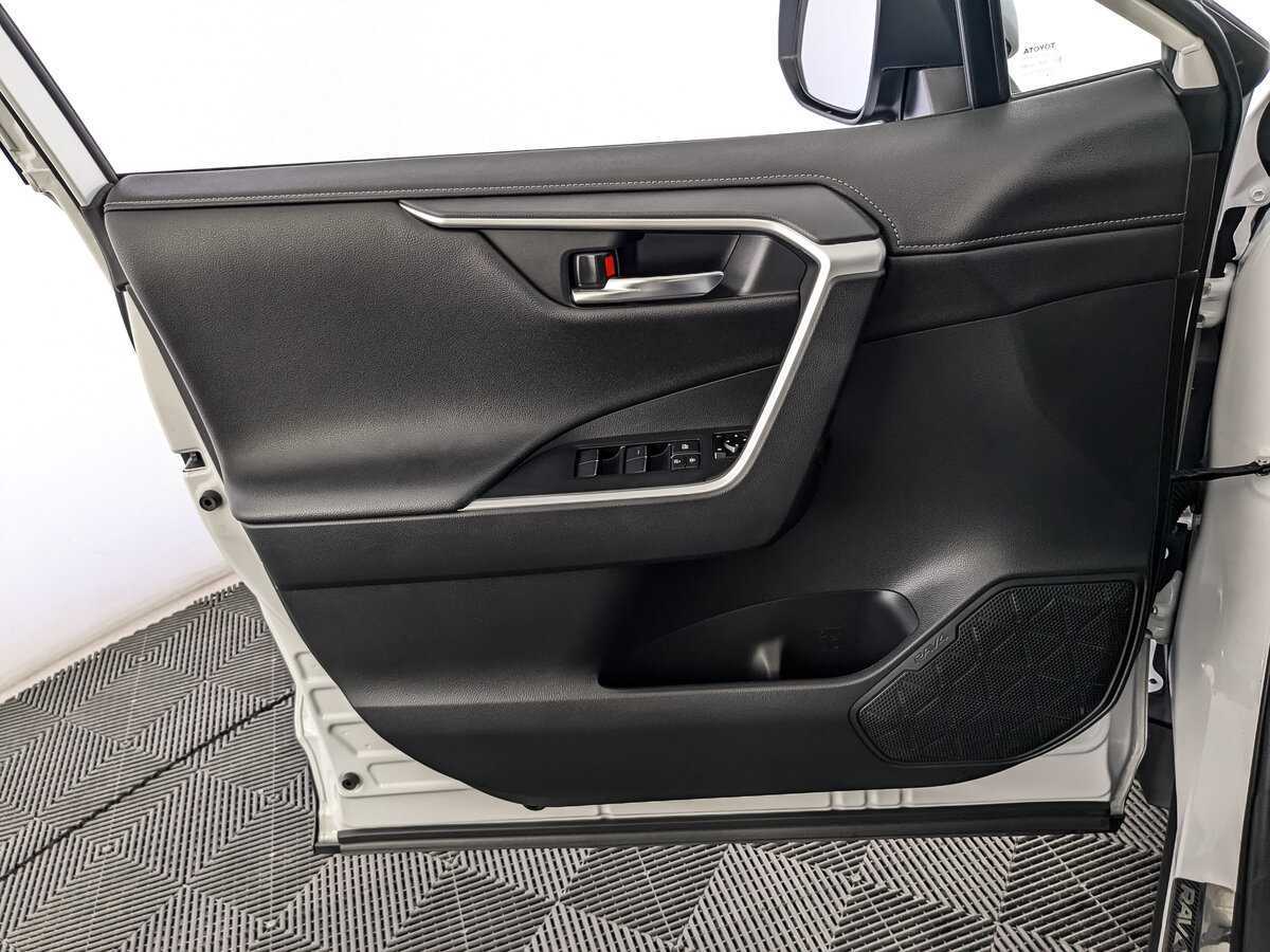 Б/У Тойота Рав4 2021 года. Фото: #14