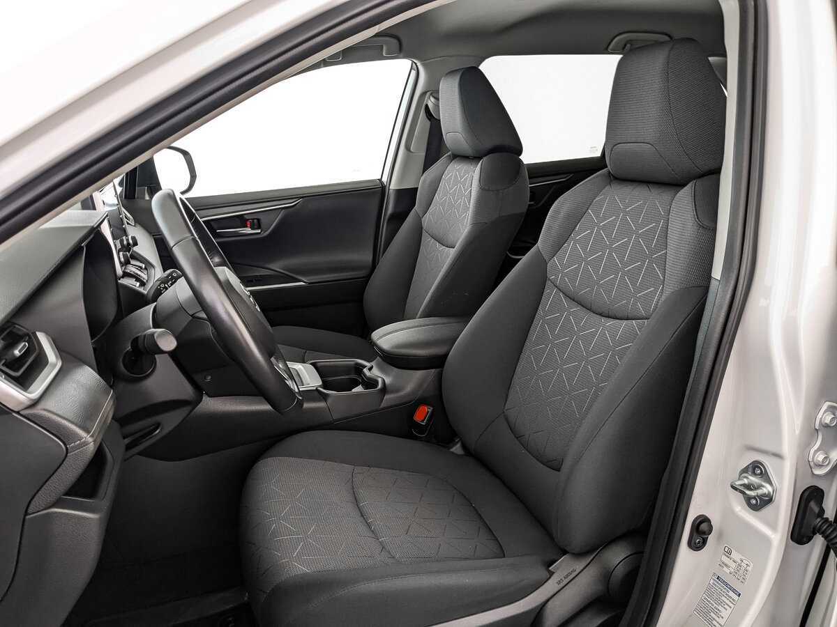 Б/У Тойота Рав4 2021 года. Фото: #15