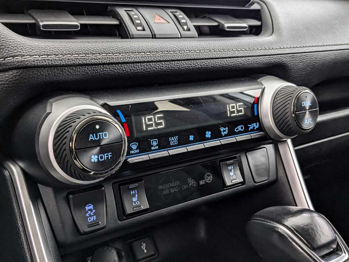 Б/У Тойота Рав4 2021 года. Фото: #16