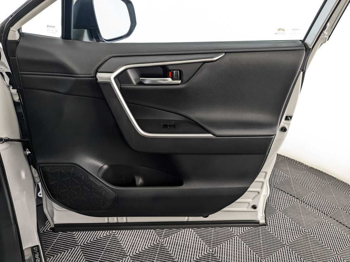 Б/У Тойота Рав4 2021 года. Фото: #20