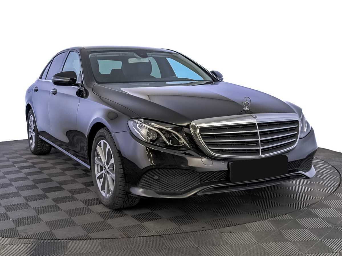 Б/У Мерседес-Бенц Е-Класс 2019 года. Фото: #2