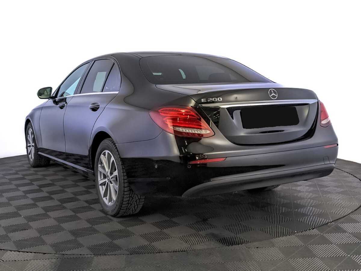 Б/У Мерседес-Бенц Е-Класс 2019 года. Фото: #6