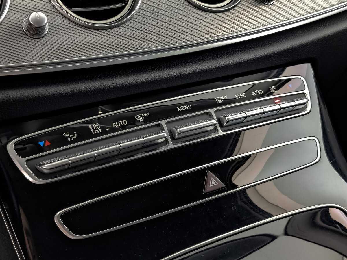 Б/У Мерседес-Бенц Е-Класс 2019 года. Фото: #16