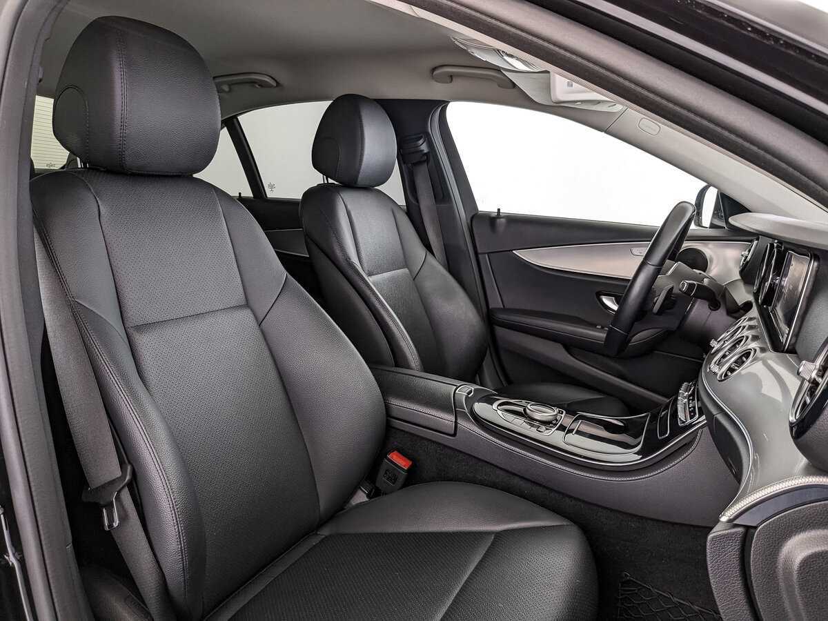 Б/У Мерседес-Бенц Е-Класс 2019 года. Фото: #18