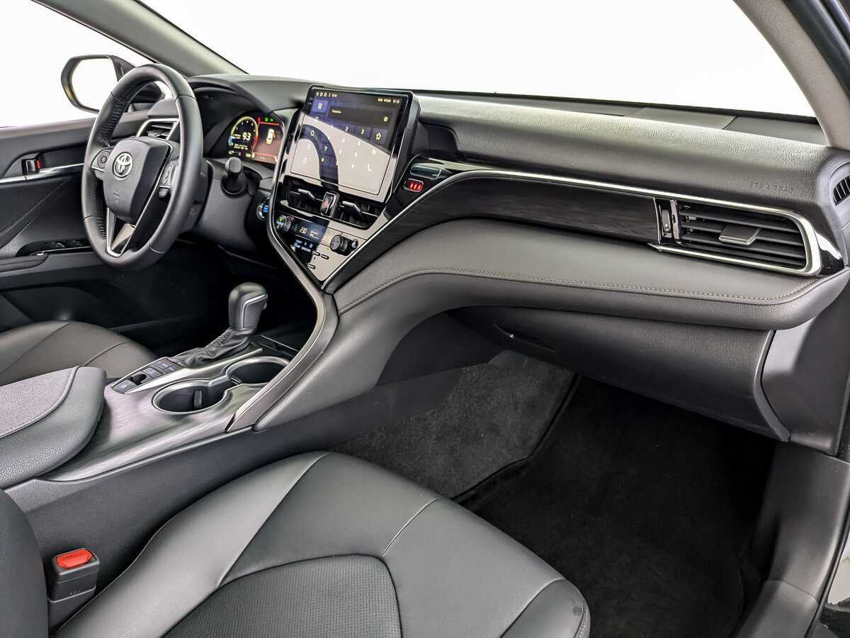 Б/У Тойота Камри 2023 года. Фото: #8