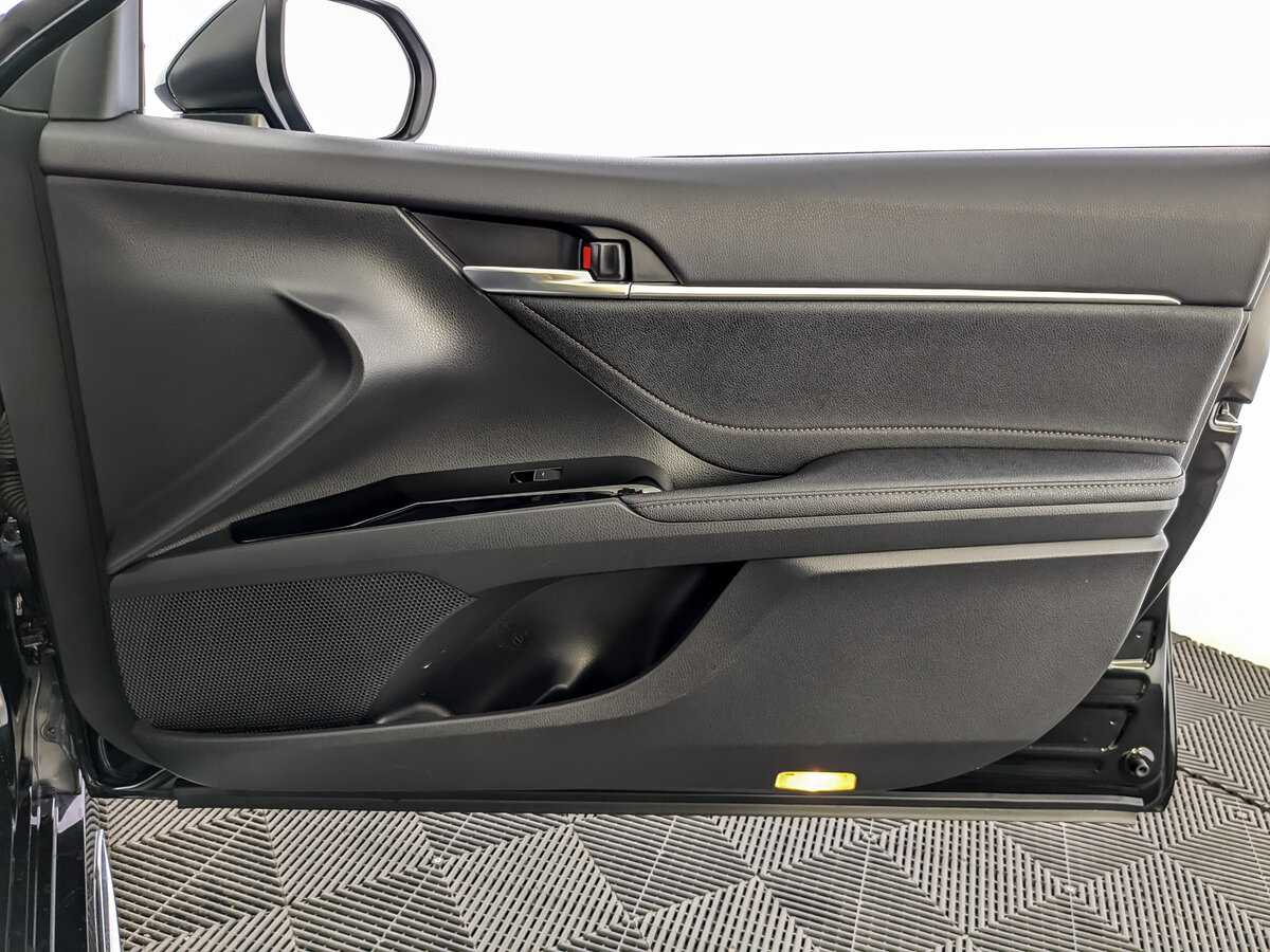 Б/У Тойота Камри 2023 года. Фото: #21