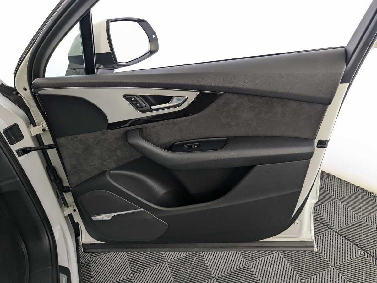 Б/У Ауди К7 2019 года. Фото: #20