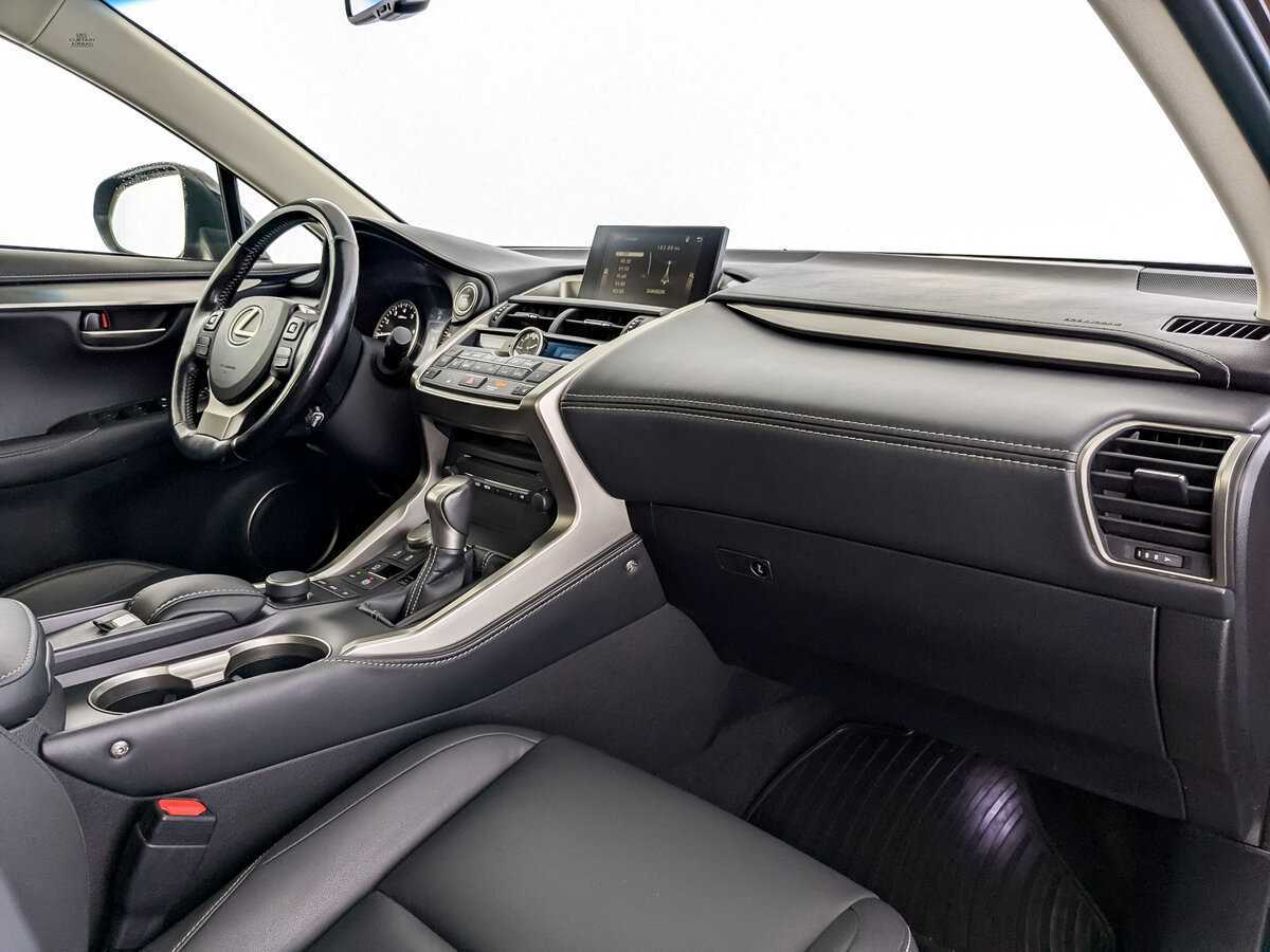 Б/У Лексус Н-Икс 2017 года. Фото: #8