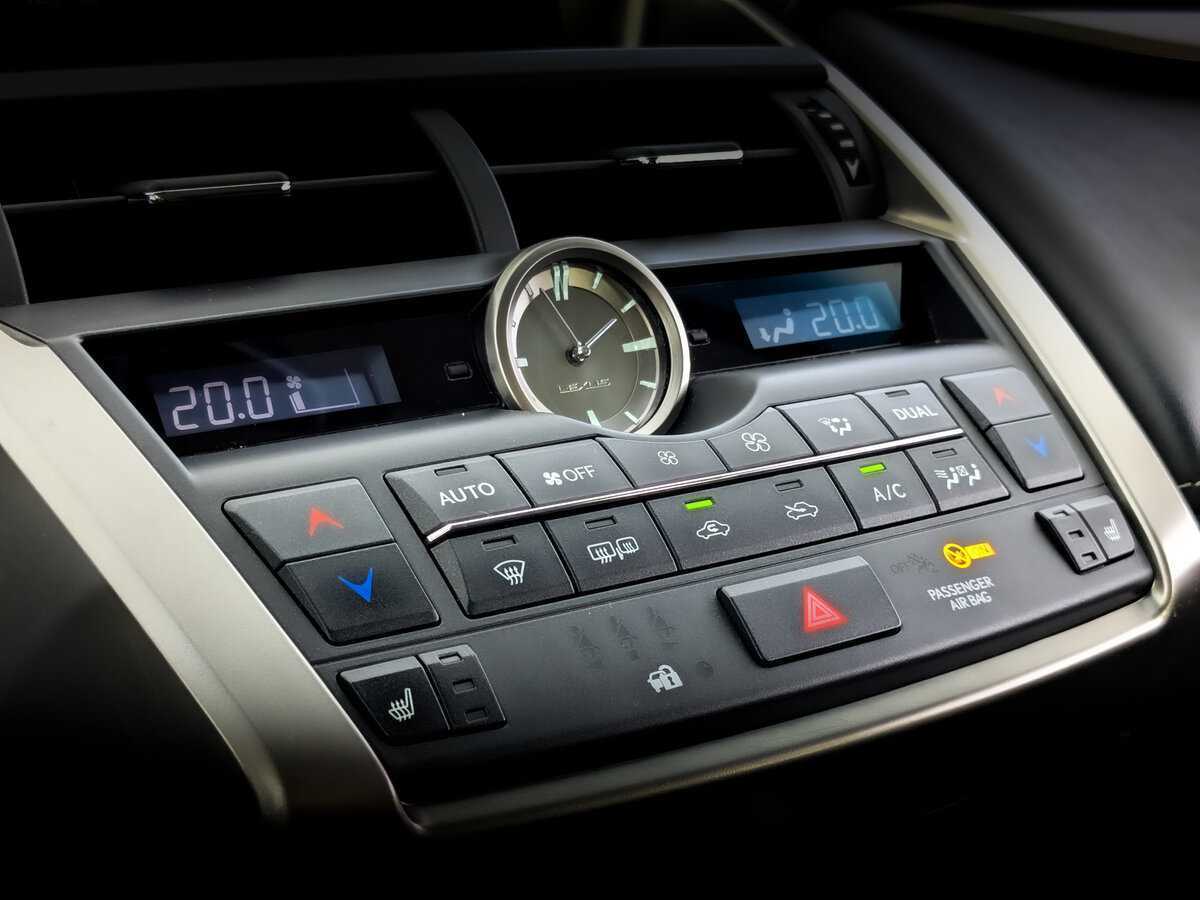 Б/У Лексус Н-Икс 2017 года. Фото: #21