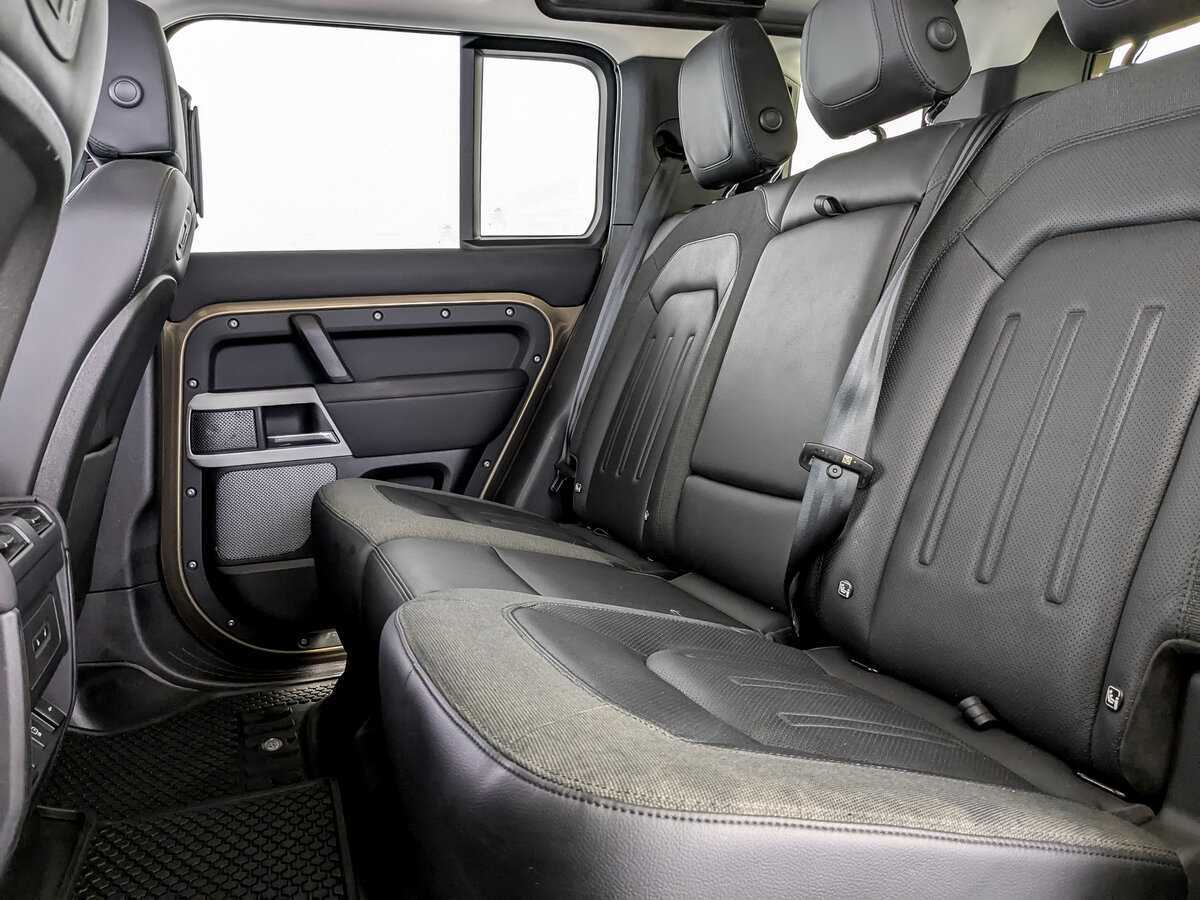 Б/У Лэнд Ровер Дефендер 2021 года. Фото: #9