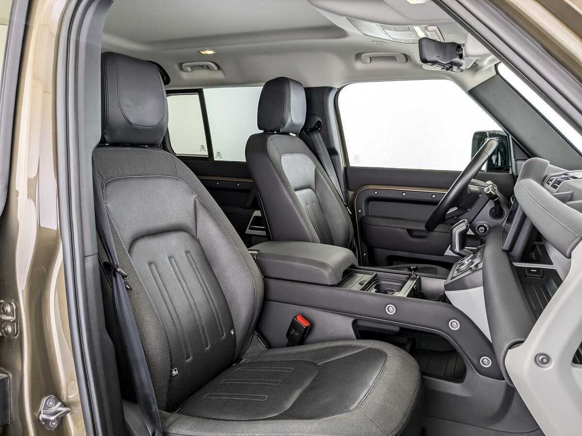 Б/У Лэнд Ровер Дефендер 2021 года. Фото: #19