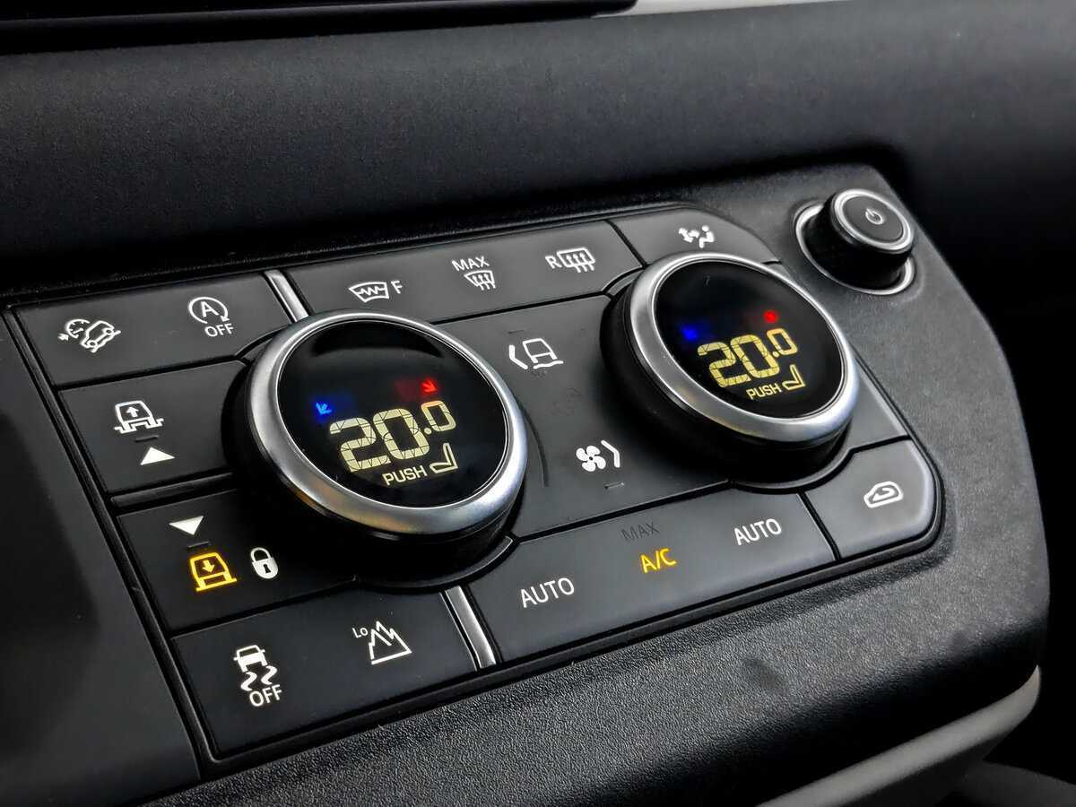 Б/У Лэнд Ровер Дефендер 2021 года. Фото: #22