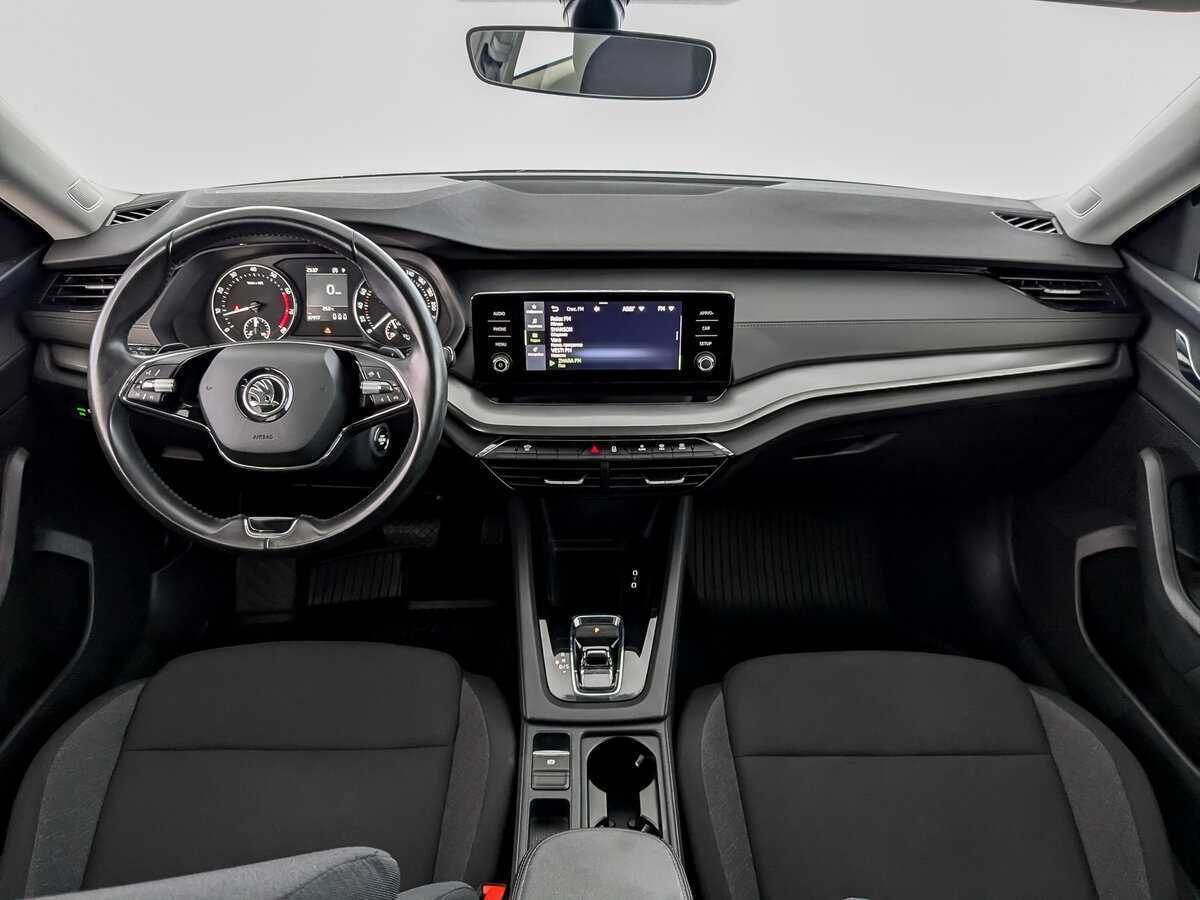 Б/У Шкода Октавия 2021 года. Фото: #11