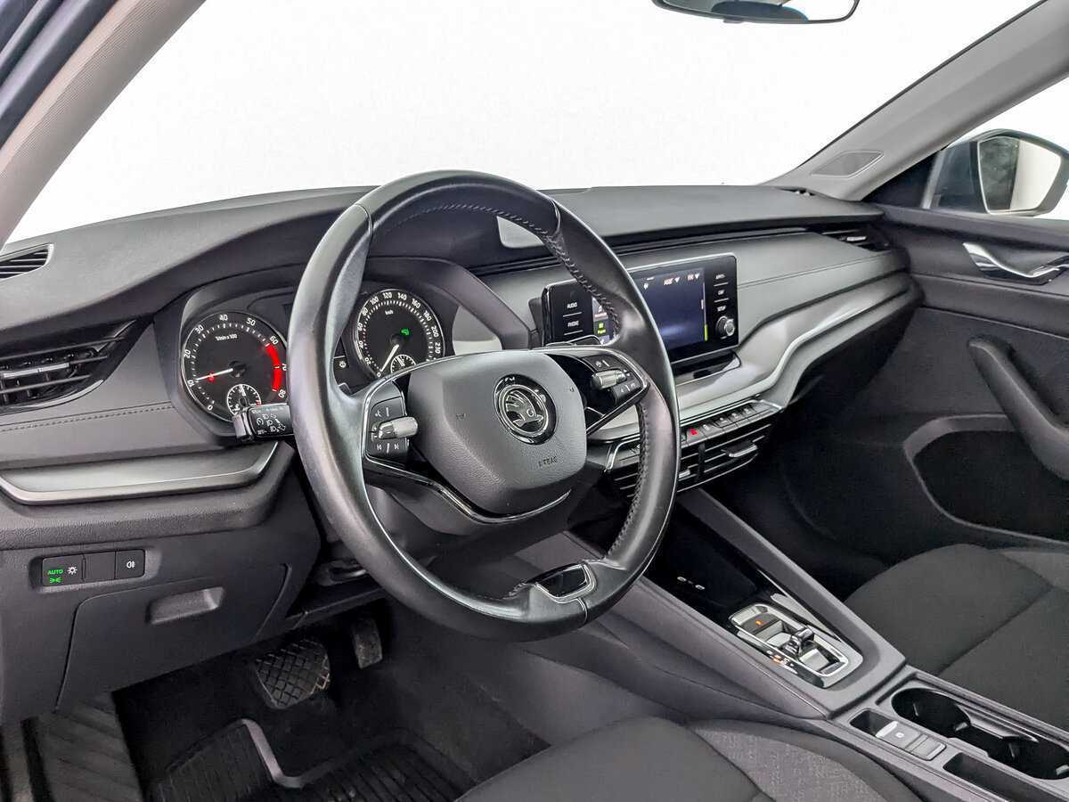 Б/У Шкода Октавия 2021 года. Фото: #13