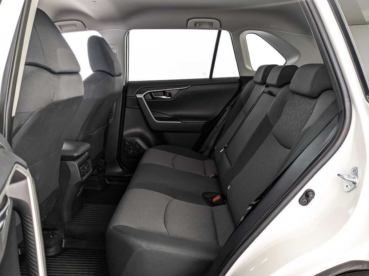 Б/У Тойота Рав4 2021 года. Фото: #13