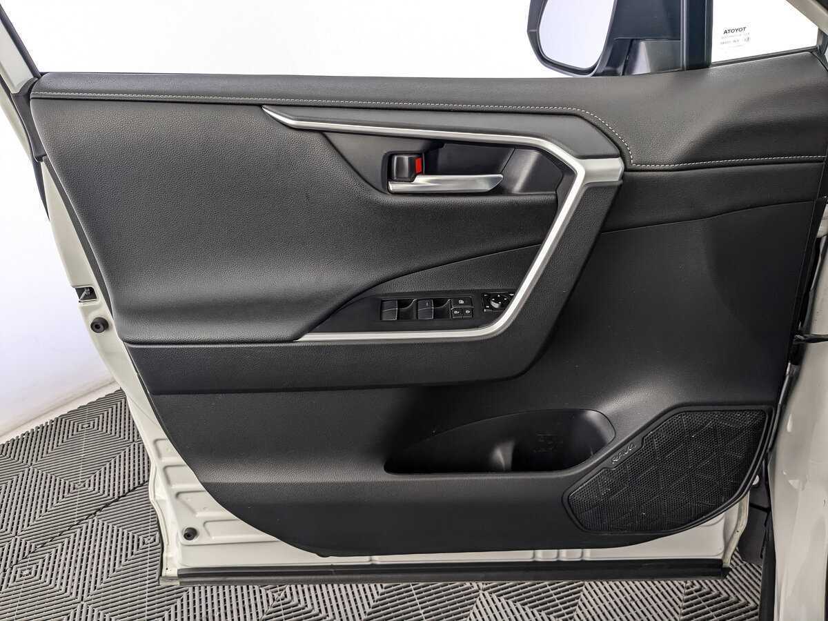 Б/У Тойота Рав4 2021 года. Фото: #14