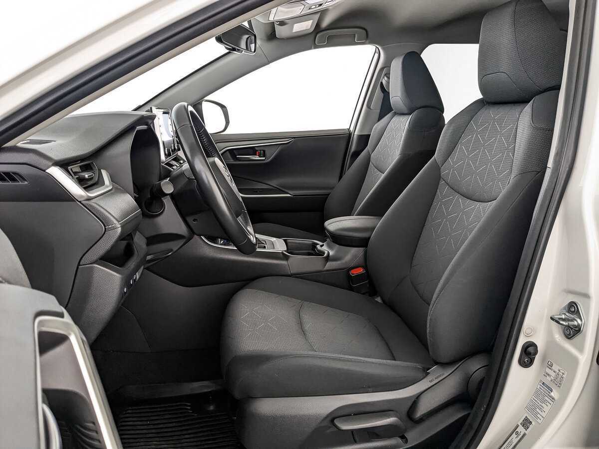 Б/У Тойота Рав4 2021 года. Фото: #15