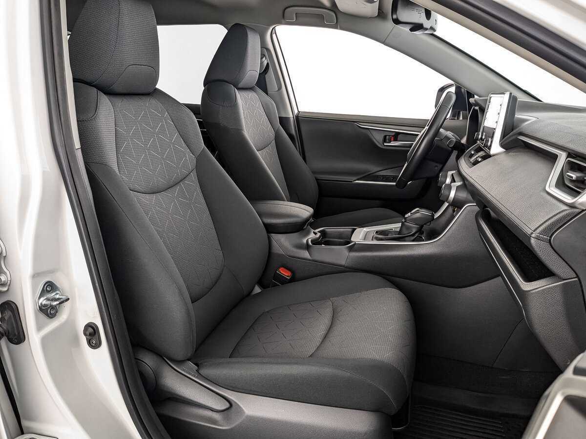 Б/У Тойота Рав4 2021 года. Фото: #19