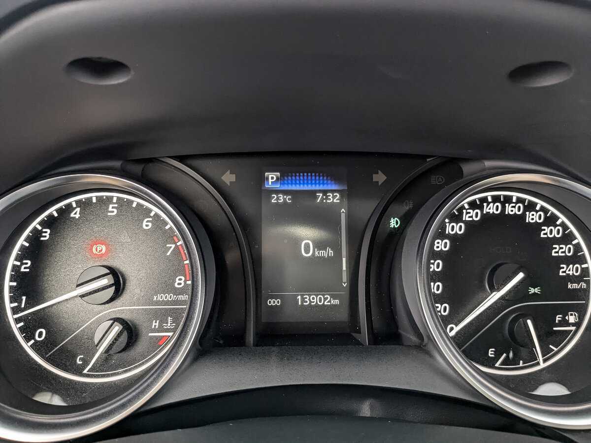 Б/У Тойота Камри 2022 года. Фото: #11