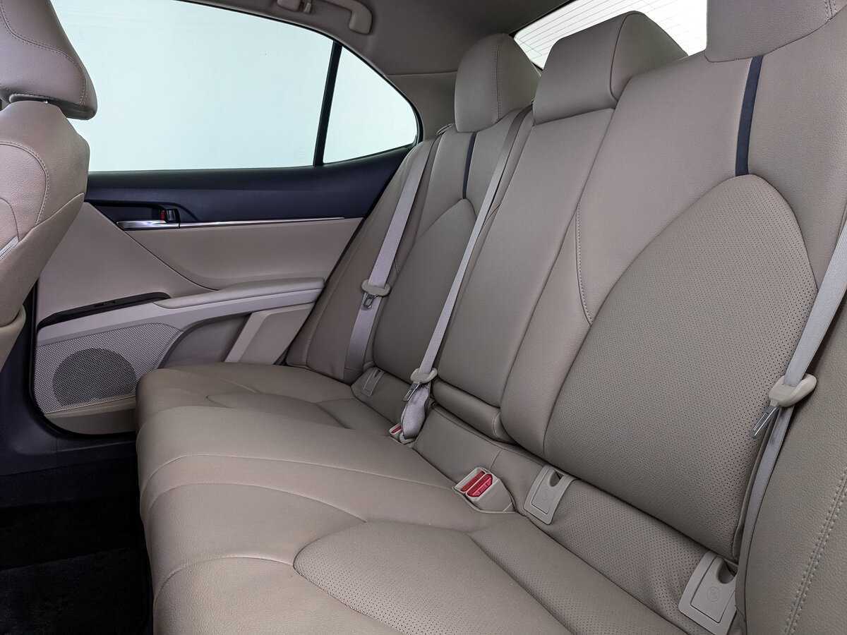 Б/У Тойота Камри 2022 года. Фото: #13