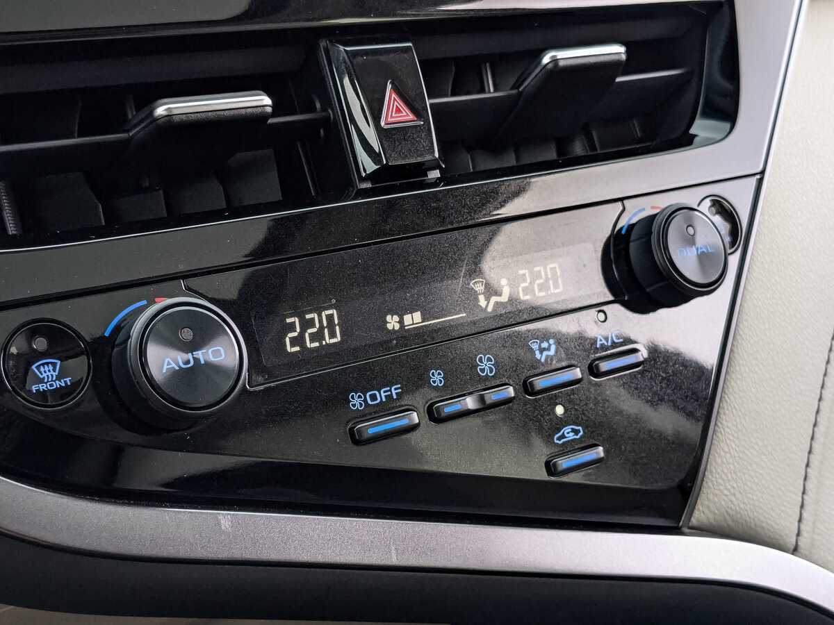 Б/У Тойота Камри 2022 года. Фото: #16