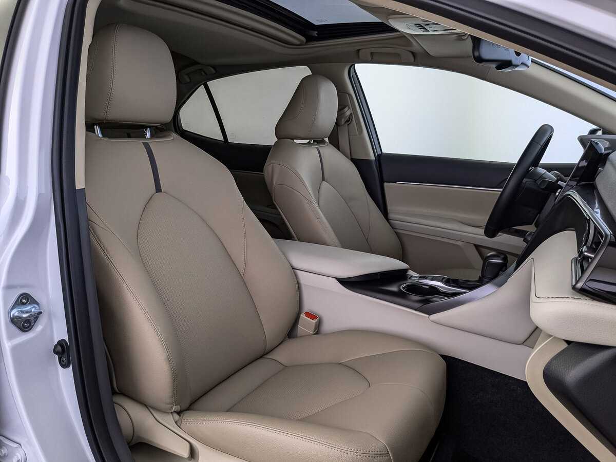 Б/У Тойота Камри 2022 года. Фото: #19