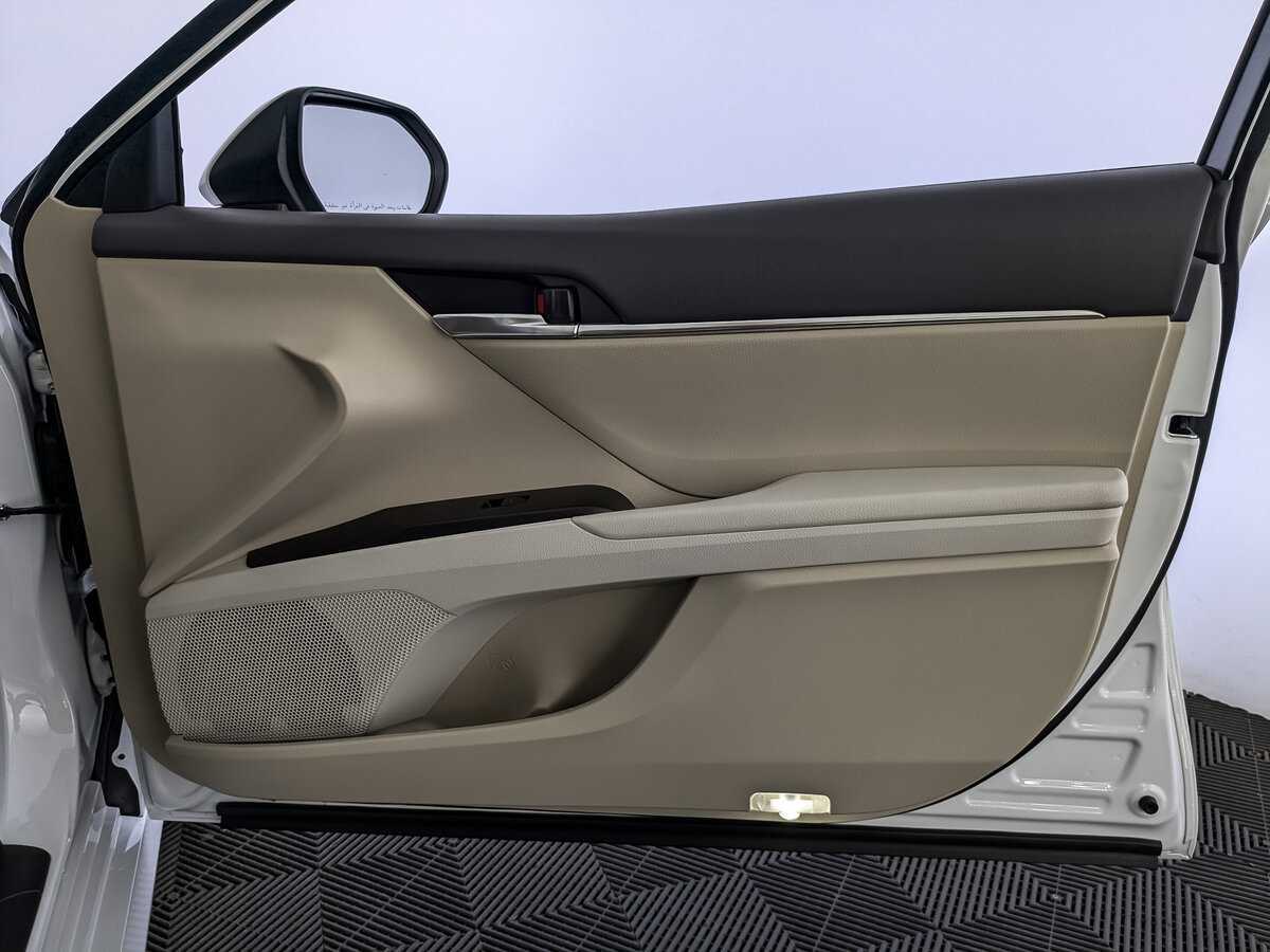 Б/У Тойота Камри 2022 года. Фото: #20