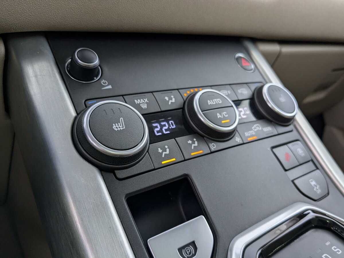 Б/У Лэнд Ровер Рэнж Ровер Эвок 2018 года. Фото: #21