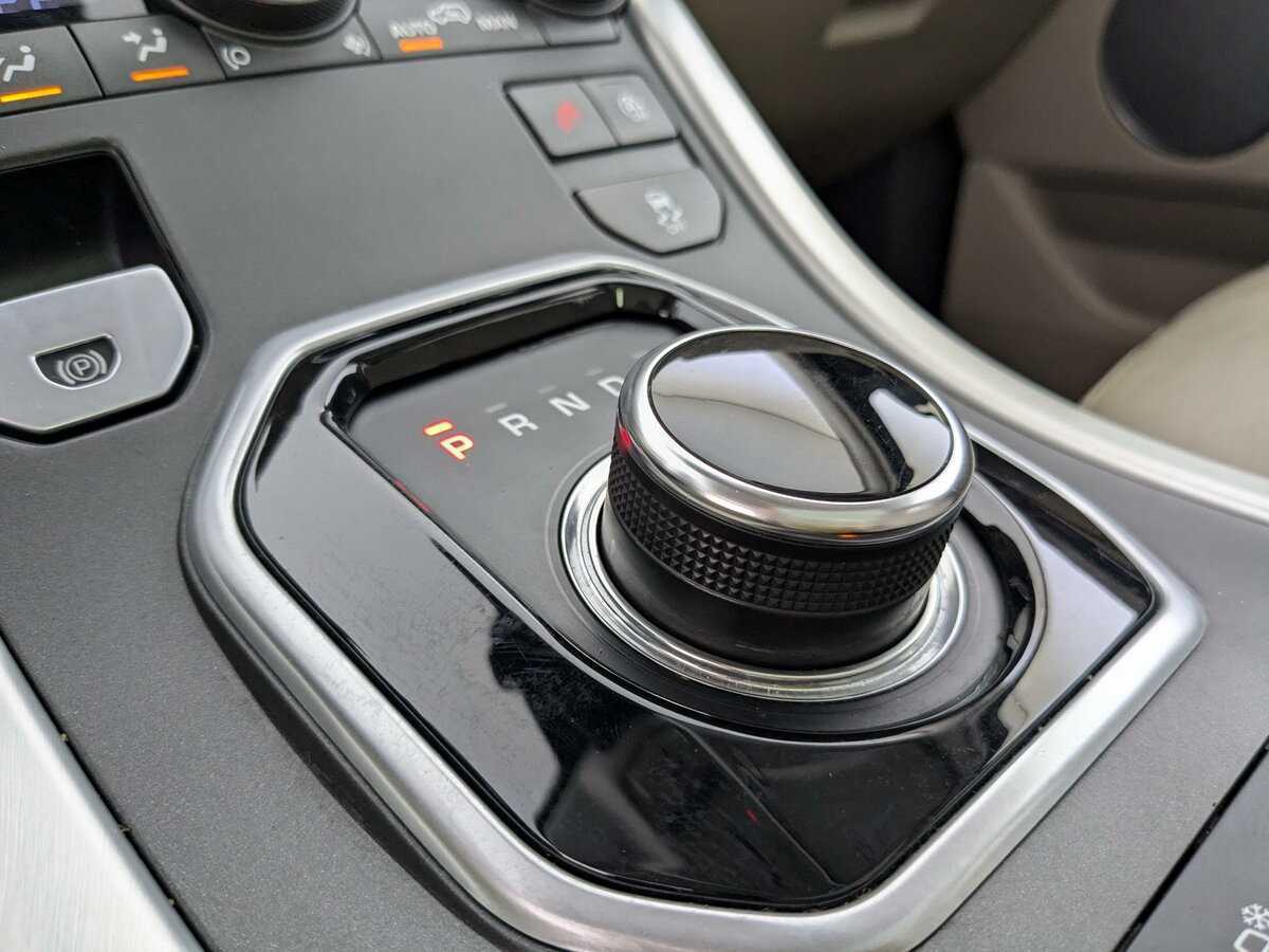 Б/У Лэнд Ровер Рэнж Ровер Эвок 2018 года. Фото: #22