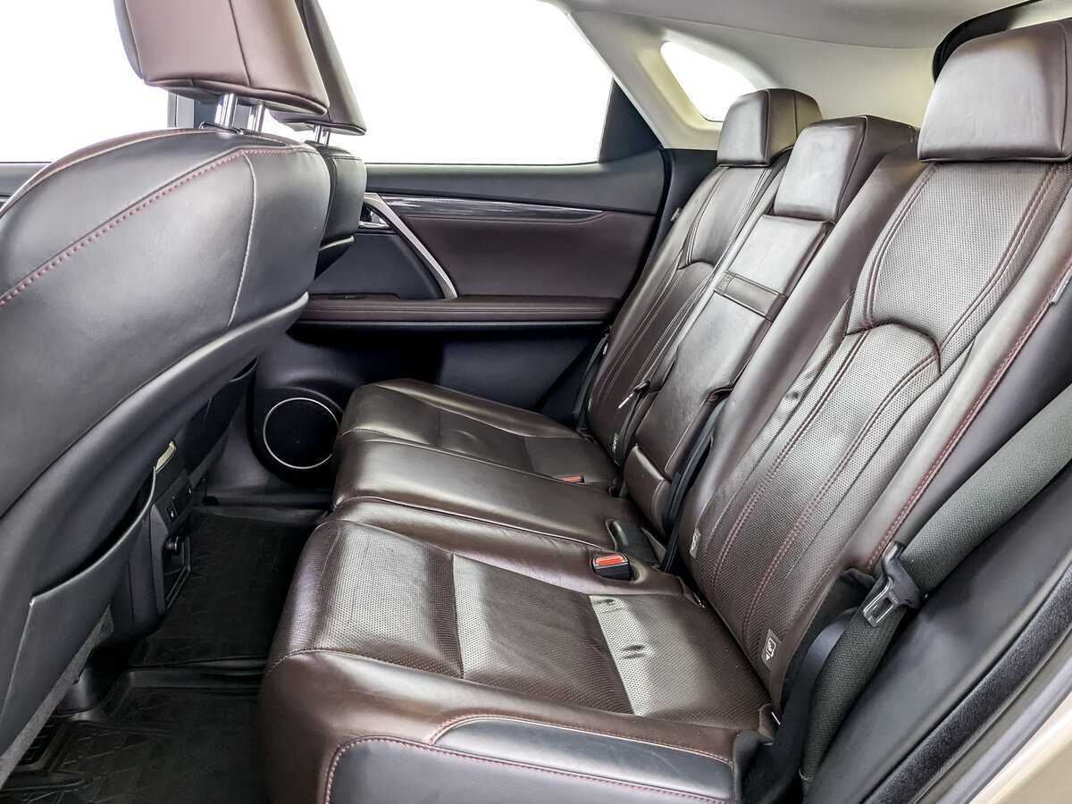 Б/У Лексус Р-Икс 2017 года. Фото: #9