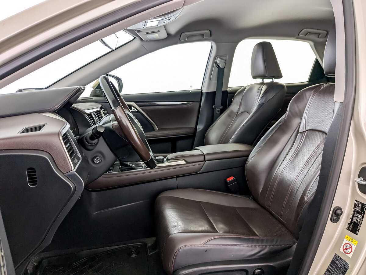 Б/У Лексус Р-Икс 2017 года. Фото: #15