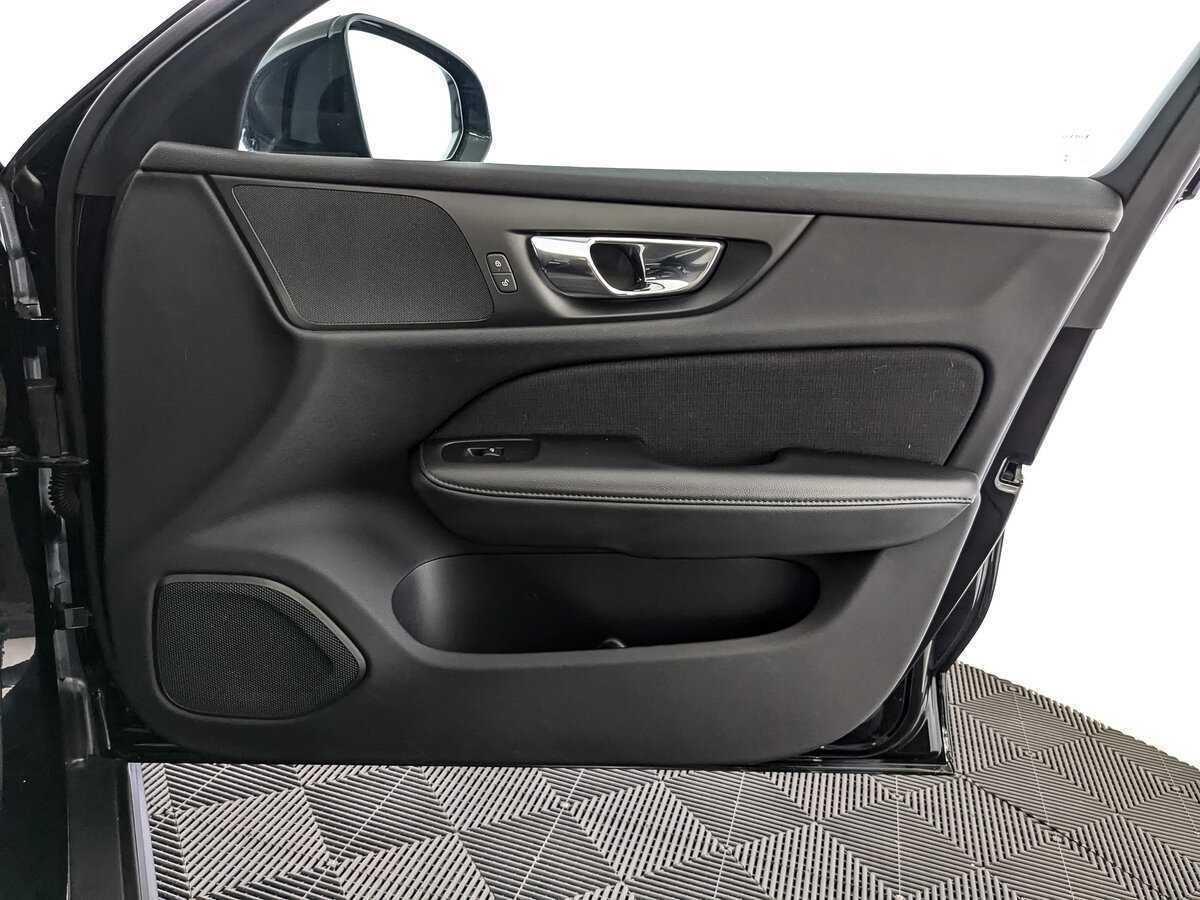 Б/У Вольво В60 Кросс Кантри 2020 года. Фото: #19