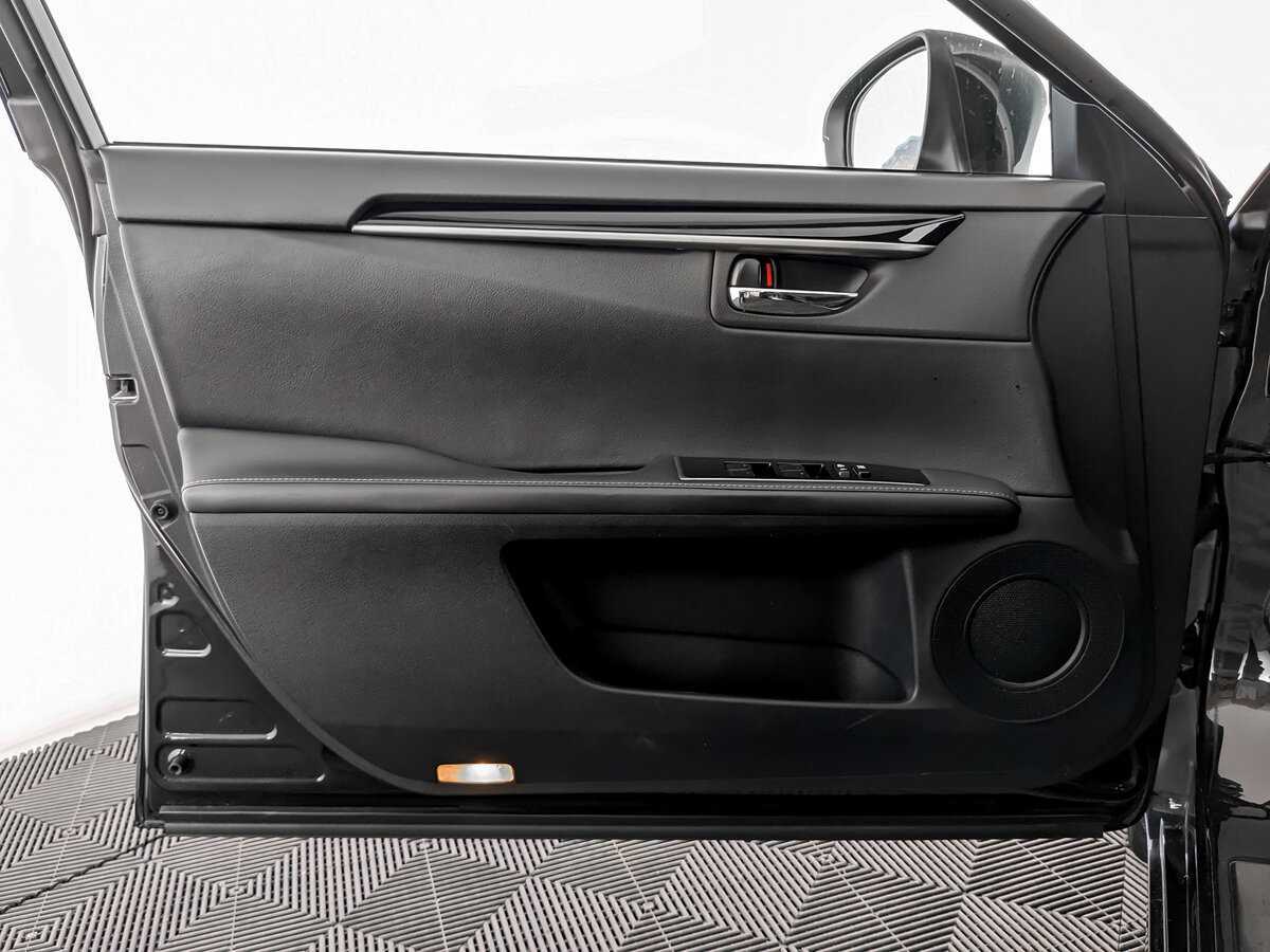 Б/У Лексус ЕС 2018 года. Фото: #14