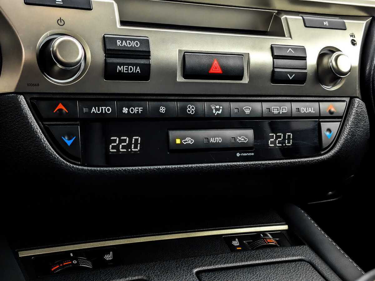 Б/У Лексус ЕС 2018 года. Фото: #23