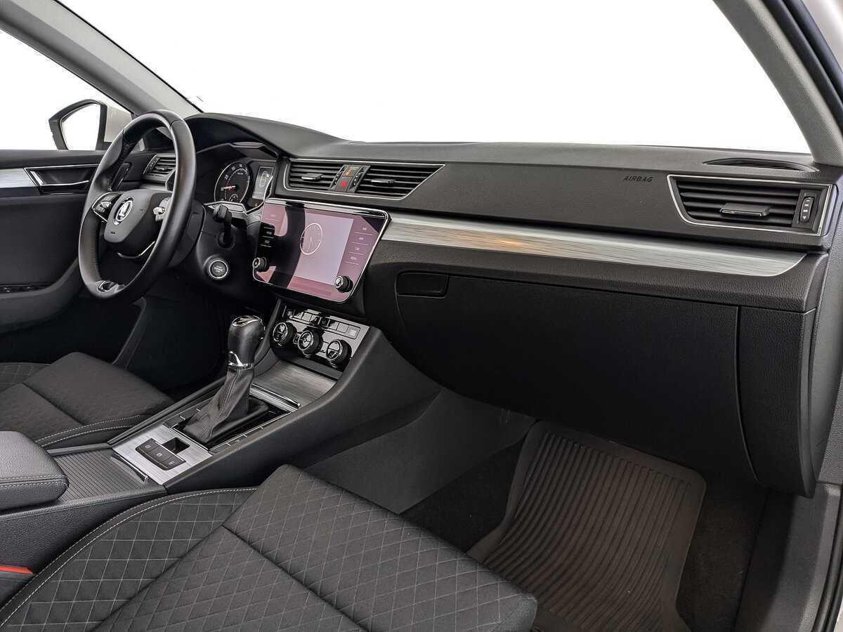 Б/У Шкода Суперб 2021 года. Фото: #8