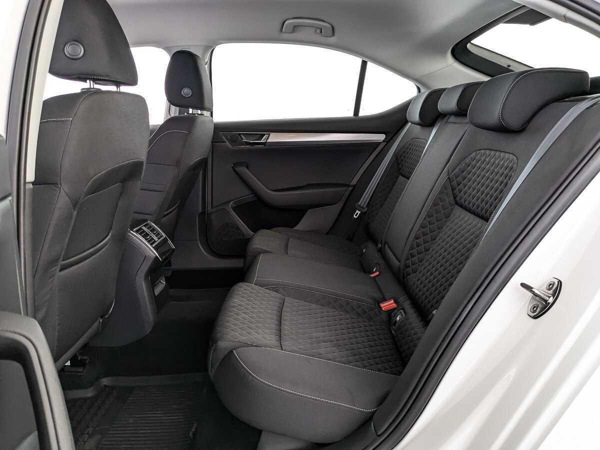 Б/У Шкода Суперб 2021 года. Фото: #13