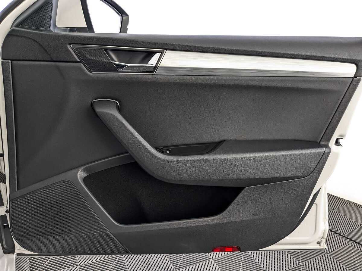 Б/У Шкода Суперб 2021 года. Фото: #20