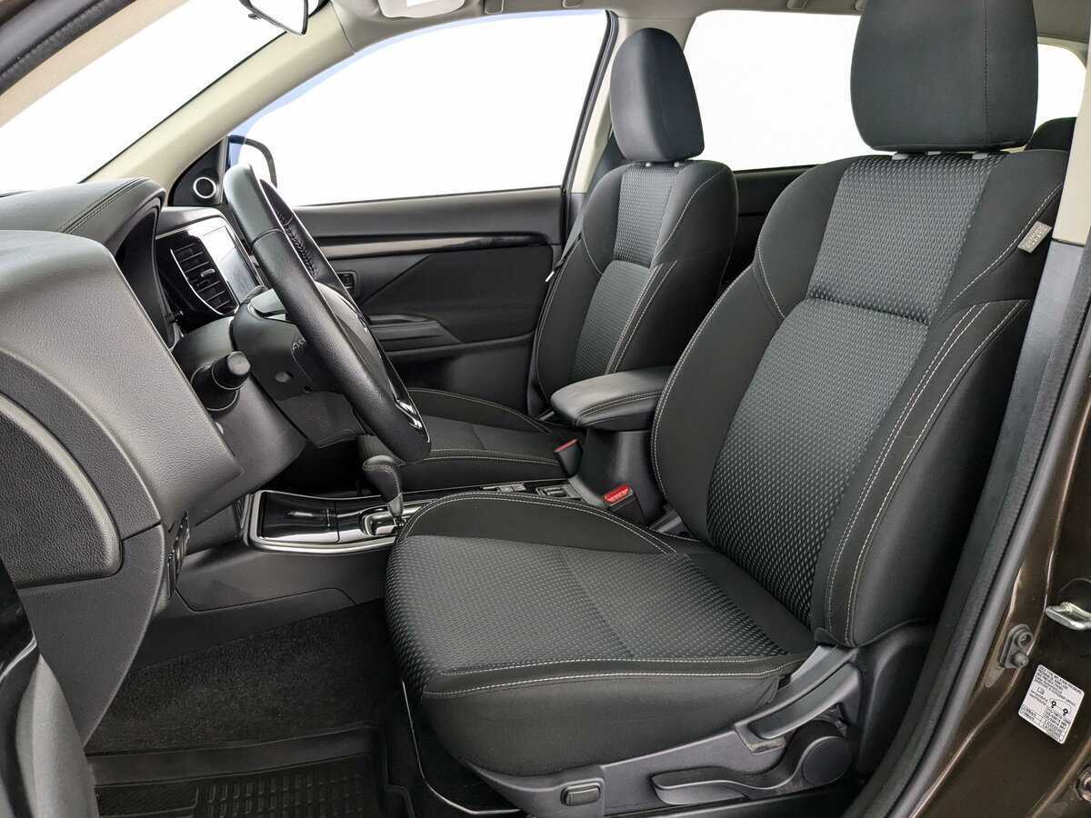 Б/У Митсубиши Оутлэндер 2022 года. Фото: #11