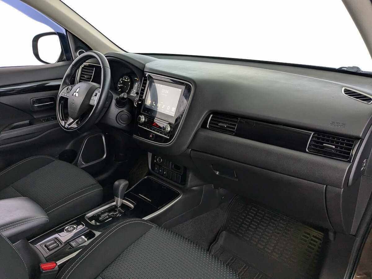 Б/У Митсубиши Оутлэндер 2022 года. Фото: #13