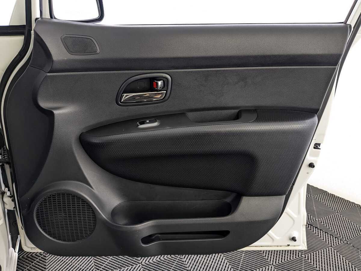 Б/У Киа Каренс 2011 года. Фото: #20